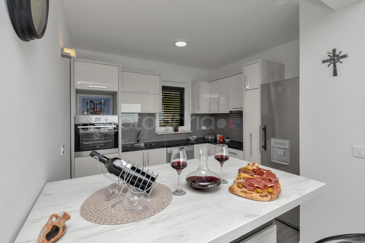 Luxury Apartment Poseidon - Free Beach Parking Makarska Ngoại thất bức ảnh