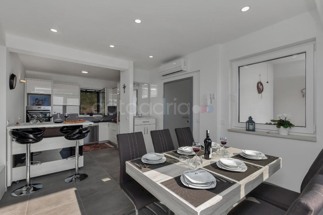 Luxury Apartment Poseidon - Free Beach Parking Makarska Ngoại thất bức ảnh